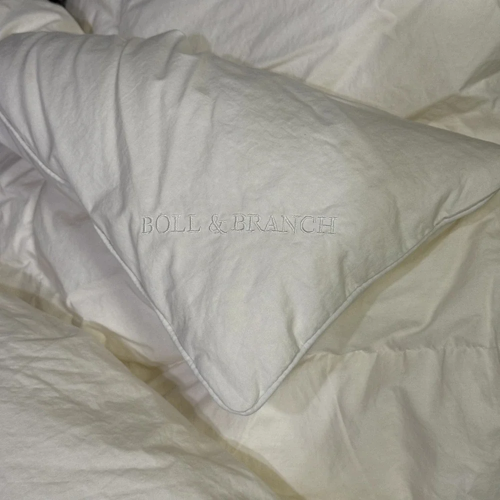 Boll & Branch Midweight Down Comforter White Organic Cotton  Queen Duvet